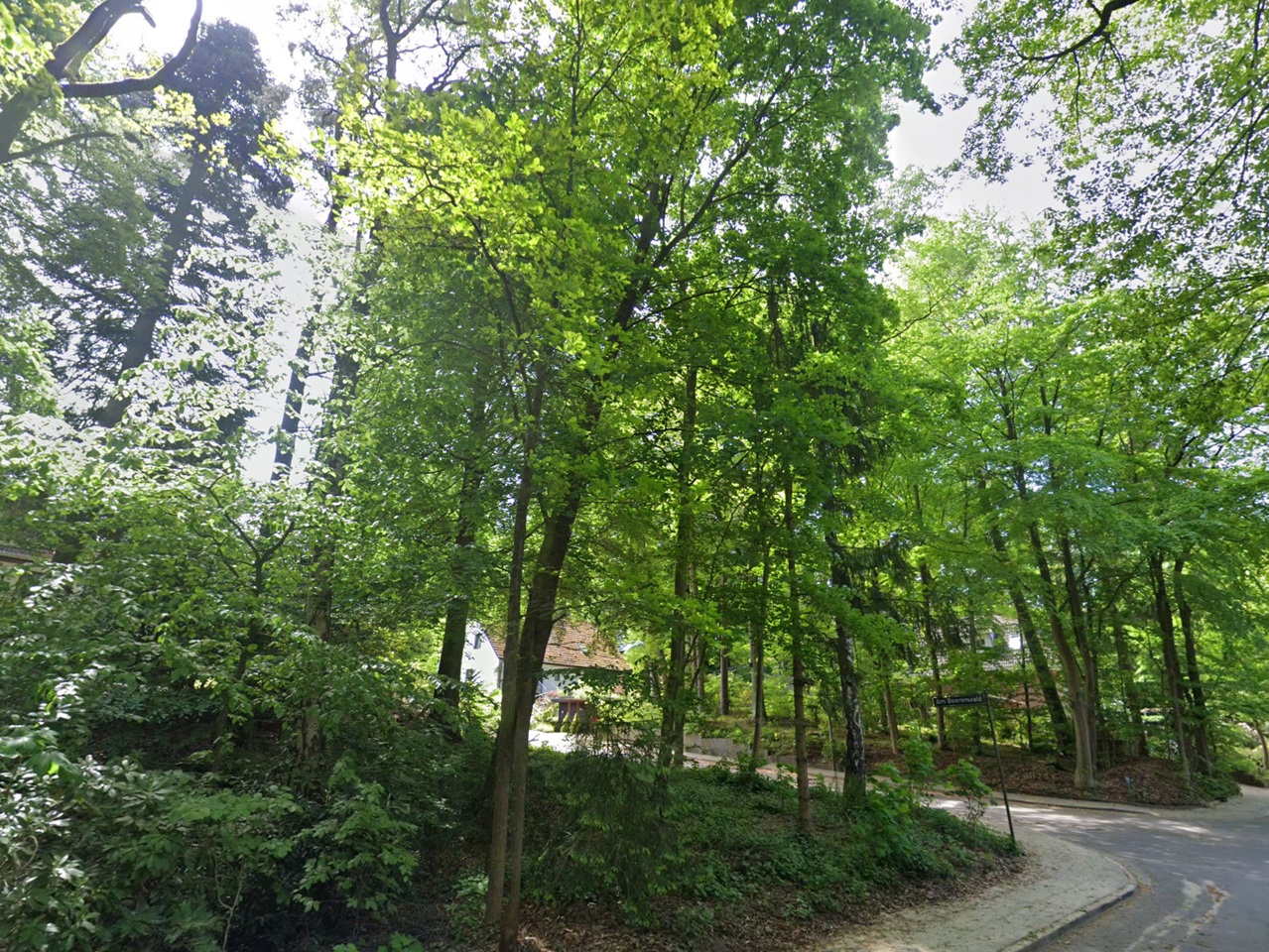 Vertragsfreies Grundstück neben einem Einfamilienhaus in Hamburg-Eißendorf +einem der grünsten Stadtteile Hamburgs+