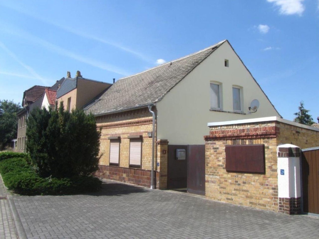 Leerstehendes Wohnhaus mit Nebengebäude, Garage und Garten in der Goitzsche‑Seenlandschaft +Natur pur vor der Haustür+