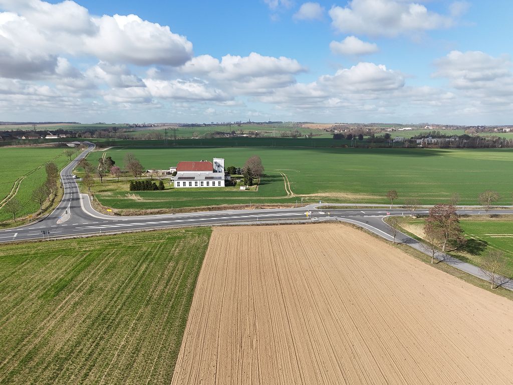 Zwei Landwirtschaftsflächen nördlich von Meißen